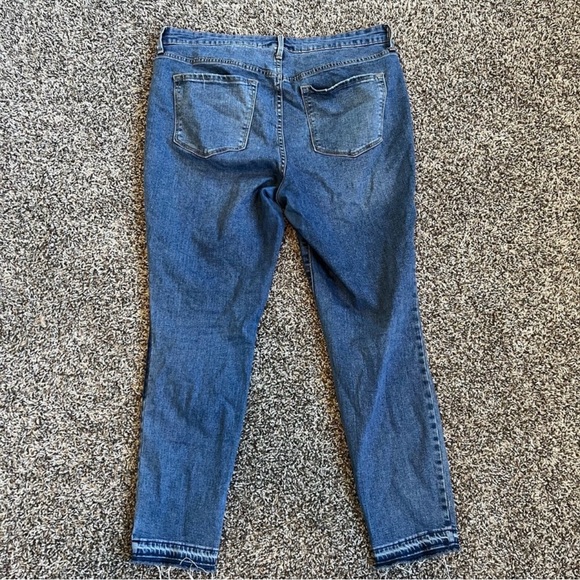 Old Navy Jeans - Picture 4 of 6